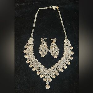 Crystal Statement Necklace and Earrings Set - Silver